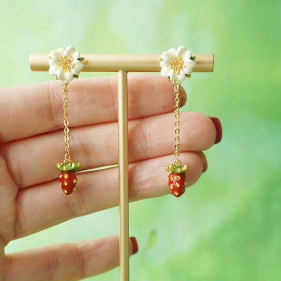 NWT Lesnereides strawberry earrings - Picture 2 of 10